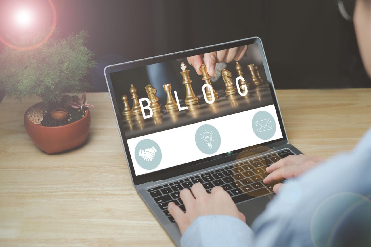 how freelance writers build a personal brand online